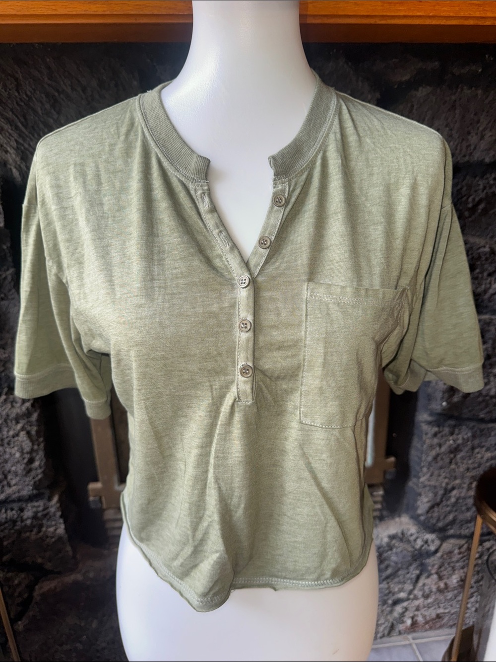 Women's Hippie Rose Size Small Olive Green crop Henley Pocket Tee